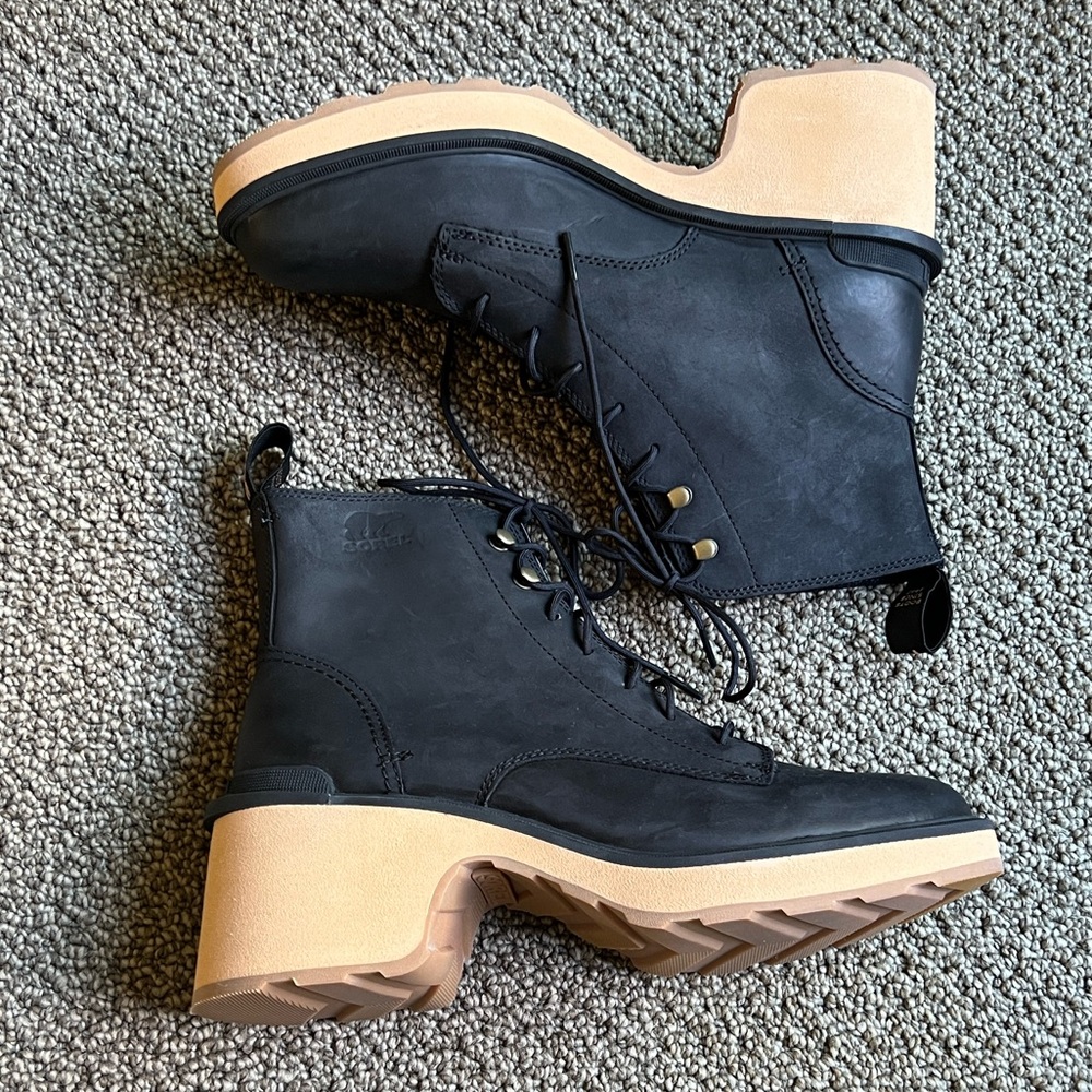 Sorel Womens Size 11 Hi-Line Black Leather Tawny Buff Lace Up Heeled Boots.